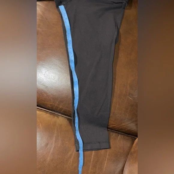 Lululemon black leggings women’s size small - Picture 7 of 7